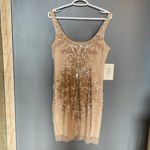 Pretty skin tone dress approximately size 8 to 10 - Picture 4 of 5